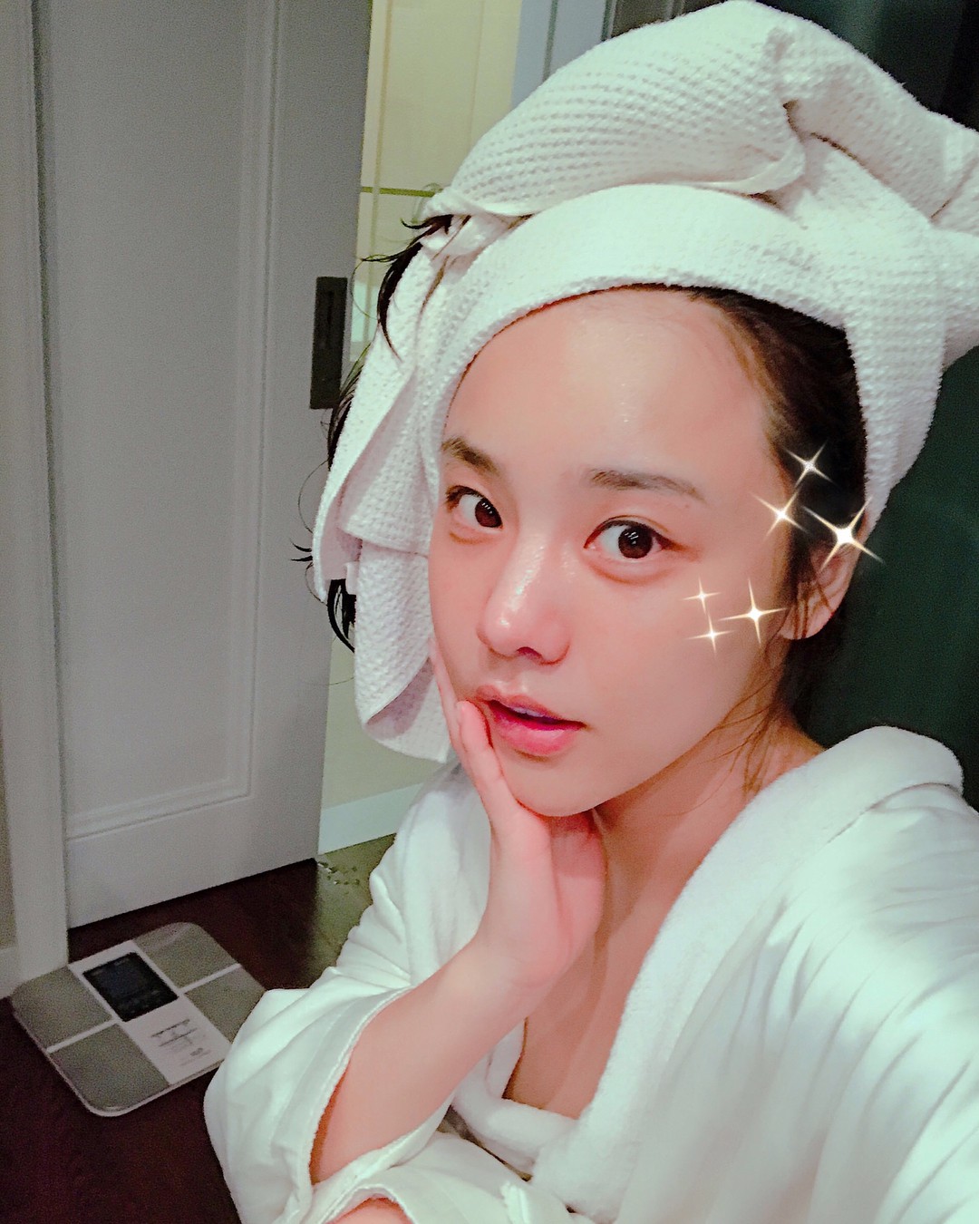 Dưỡng rất cẩn thận mà tóc cứ mãi chẻ ngọn lại còn rụng cả búi, chắc chắn là do 5 thói quen này của bạn - Ảnh 4. Dưỡng rất cẩn thận mà tóc cứ mãi chẻ ngọn lại còn rụng cả búi, chắc chắn là do 5 thói quen này của bạn - Ảnh 4.