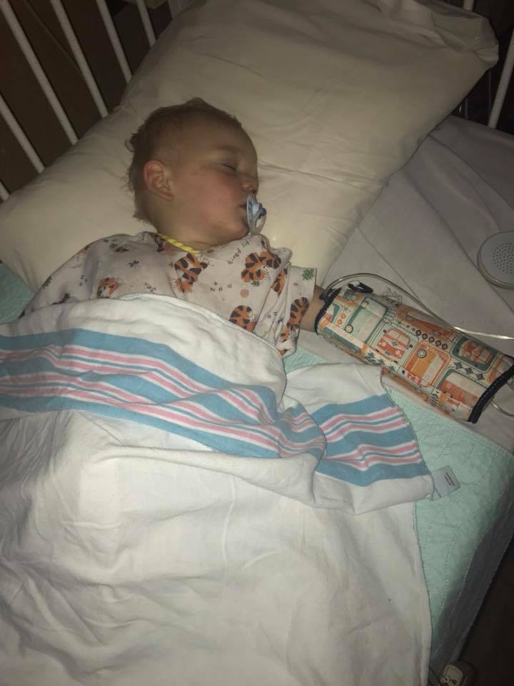 Quay clip con trai vật lộn thở trong cơn ho dữ dội, mẹ lên tiếng cảnh báo việc không tiêm vắc xin đầy đủ cho con - Ảnh 4. Quay clip con trai vật lộn thở trong cơn ho dữ dội, mẹ lên tiếng cảnh báo việc không tiêm vắc xin đầy đủ cho con - Ảnh 4.