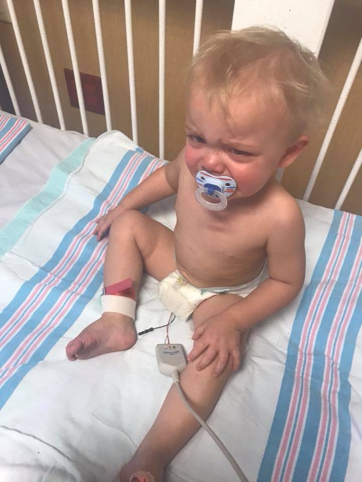 Quay clip con trai vật lộn thở trong cơn ho dữ dội, mẹ lên tiếng cảnh báo việc không tiêm vắc xin đầy đủ cho con - Ảnh 5. Quay clip con trai vật lộn thở trong cơn ho dữ dội, mẹ lên tiếng cảnh báo việc không tiêm vắc xin đầy đủ cho con - Ảnh 5.