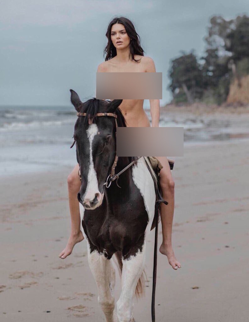 Siêu mẫu Kendall Jenner - cô em gái Kim siêu vòng 3 bất ngờ lộ nguyên bộ ảnh khỏa thân 100% lên mạng xã hội - Ảnh 2. Siêu mẫu Kendall Jenner - cô em gái Kim siêu vòng 3 bất ngờ lộ nguyên bộ ảnh khỏa thân 100% lên mạng xã hội - Ảnh 2.