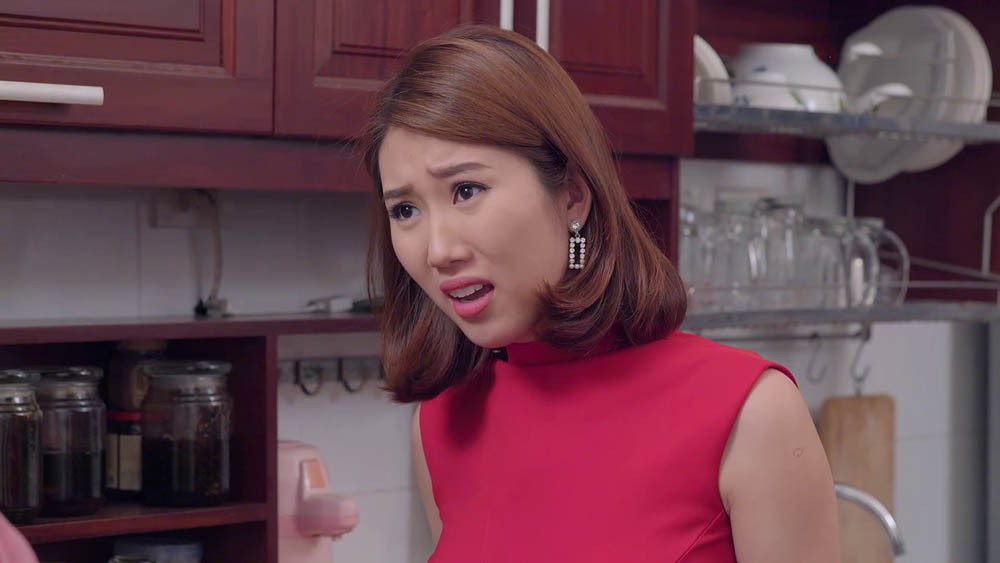 Xấu hổ vì mẹ ăn mặc quê mùa, Hân Hoa hậu nhận cái kết đáng đời trong Gạo nếp gạo tẻ - Ảnh 4. Xấu hổ vì mẹ ăn mặc quê mùa, Hân Hoa hậu nhận cái kết đáng đời trong Gạo nếp gạo tẻ - Ảnh 4.
