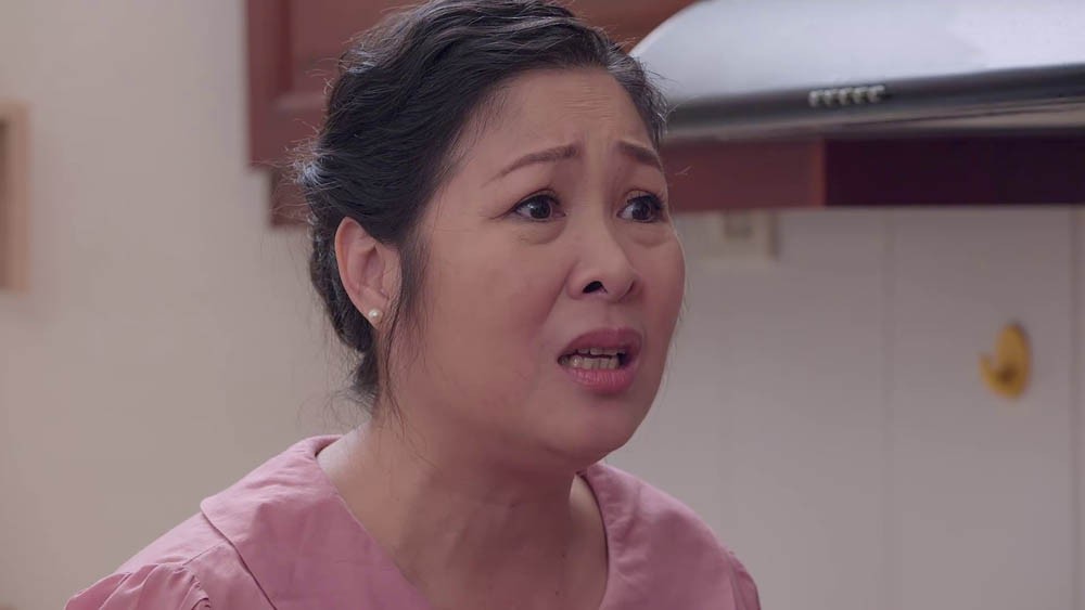 Xấu hổ vì mẹ ăn mặc quê mùa, Hân Hoa hậu nhận cái kết đáng đời trong Gạo nếp gạo tẻ - Ảnh 3. Xấu hổ vì mẹ ăn mặc quê mùa, Hân Hoa hậu nhận cái kết đáng đời trong Gạo nếp gạo tẻ - Ảnh 3.