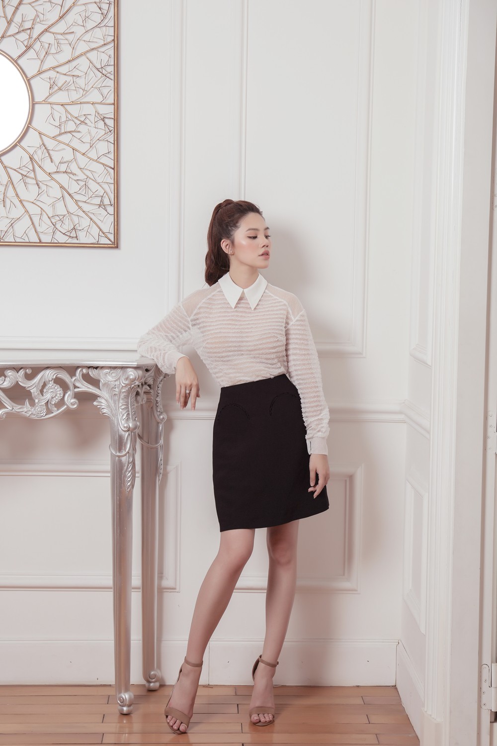 Hoa hậu con nhà giàu Jolie Nguyễn diện váy áo xuyên thấu nhưng không phản cảm - Ảnh 4. Hoa hậu con nhà giàu Jolie Nguyễn diện váy áo xuyên thấu nhưng không phản cảm - Ảnh 4.
