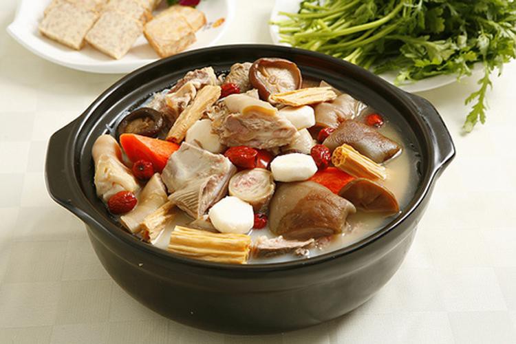 ĐƯƠNG QUY NẤU THỊT CHÓ ĐƯƠNG QUY NẤU THỊT CHÓ
