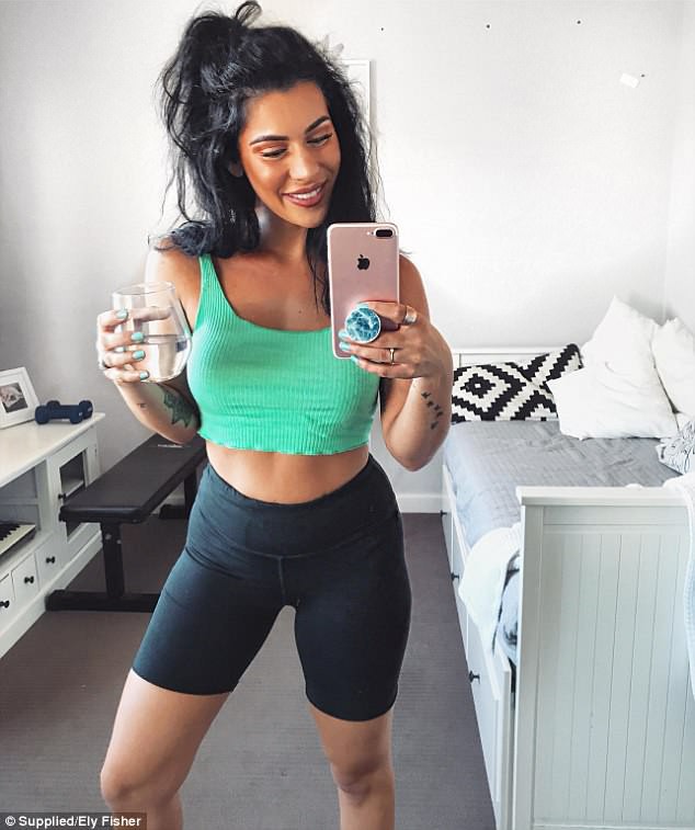 Vẫn ăn uống thỏa th&iacute;ch nhưng nhờ l&agrave;m duy nhất một việc, mẹ 1 con đ&atilde; đ&aacute;nh bay 30kg sau sinh - Ảnh 15.