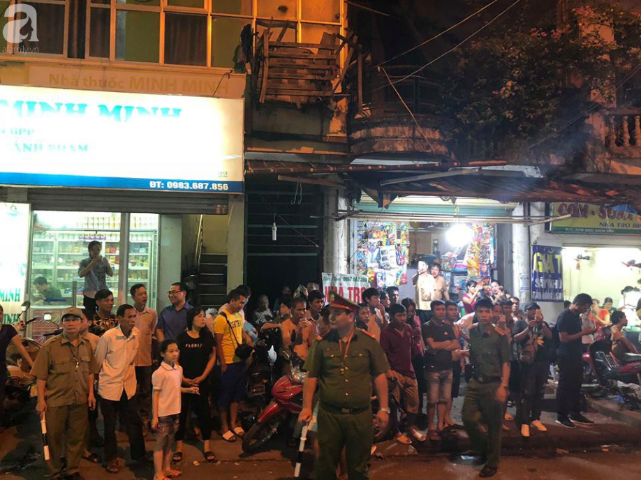 N&oacute;ng: Ph&aacute;t hiện thi thể bị biến dạng sau vụ ch&aacute;y khu nh&agrave; trọ tại dốc BV Nhi Trung Ương - Ảnh 3.