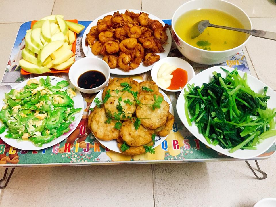 Khoe mâm cơm đầy đủ dinh dưỡng chỉ hết chưa tới 20k, vợ trẻ mách nước bí quyết sống tiết kiệm giữa thủ đô - Ảnh 2. Khoe mâm cơm đầy đủ dinh dưỡng chỉ hết chưa tới 20k, vợ trẻ mách nước bí quyết sống tiết kiệm giữa thủ đô - Ảnh 2.