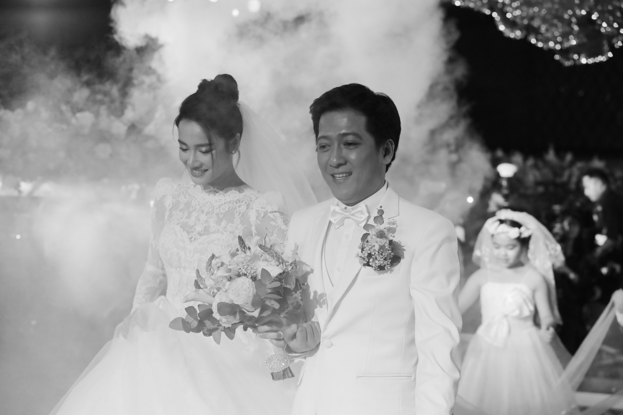 Phía sau giọt nước mắt của Nhã Phương - Trường Giang tại đám cưới là câu chuyện xúc động ít người biết - Ảnh 7. Phía sau giọt nước mắt của Nhã Phương - Trường Giang tại đám cưới là câu chuyện xúc động ít người biết - Ảnh 7.