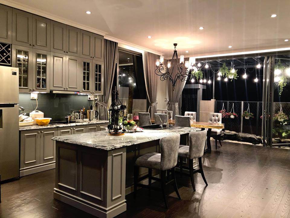 Ca sĩ Cao Thái Sơn sở hữu biệt thự ven hồ có giá triệu đô, đẹp lãng mạn giữa lòng Sài Gòn - Ảnh 14. Ca sĩ Cao Thái Sơn sở hữu biệt thự ven hồ có giá triệu đô, đẹp lãng mạn giữa lòng Sài Gòn - Ảnh 14.