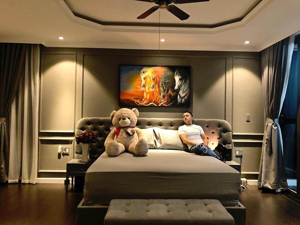 Ca sĩ Cao Thái Sơn sở hữu biệt thự ven hồ có giá triệu đô, đẹp lãng mạn giữa lòng Sài Gòn - Ảnh 16. Ca sĩ Cao Thái Sơn sở hữu biệt thự ven hồ có giá triệu đô, đẹp lãng mạn giữa lòng Sài Gòn - Ảnh 16.