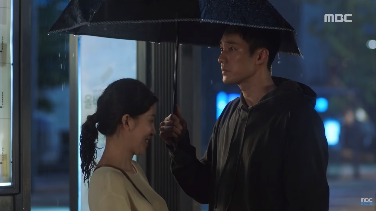 Mới tập đầu phim mới, So Ji Sub đã bị nữ chính làm cho đổ máu - Ảnh 9. Mới tập đầu phim mới, So Ji Sub đã bị nữ chính làm cho đổ máu - Ảnh 9.