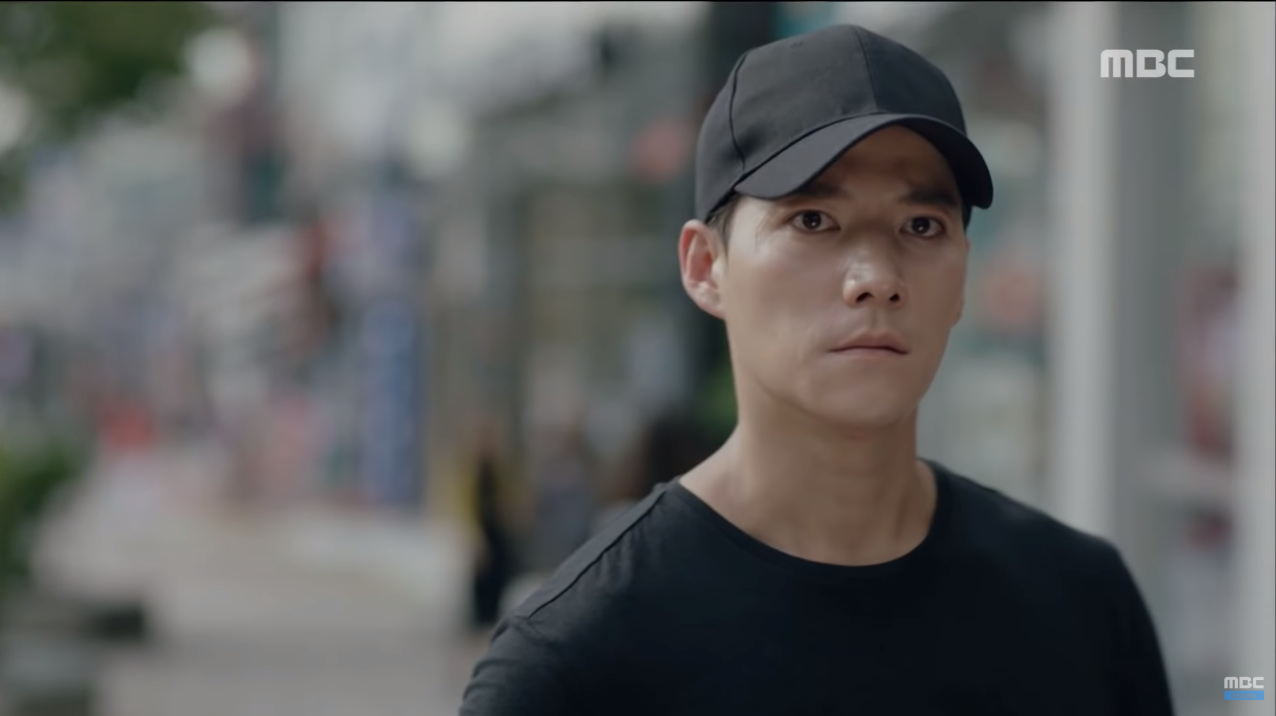 Bác sĩ ngoại quốc đẹp trai của Hậu duệ mặt trời trở thành kẻ thù của So Ji Sub - Ảnh 5. Bác sĩ ngoại quốc đẹp trai của Hậu duệ mặt trời trở thành kẻ thù của So Ji Sub - Ảnh 5.