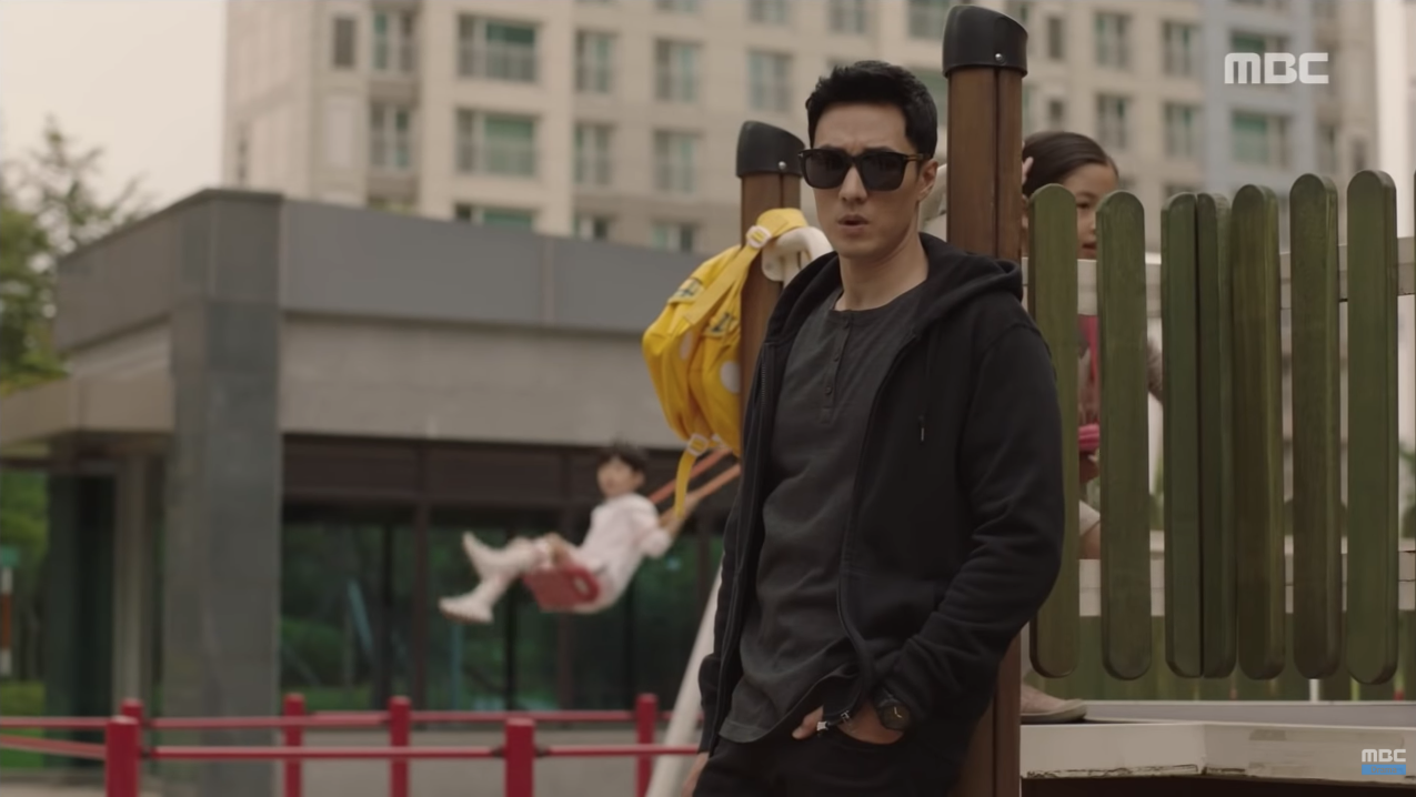 Mới tập đầu phim mới, So Ji Sub đã bị nữ chính làm cho đổ máu - Ảnh 15. Mới tập đầu phim mới, So Ji Sub đã bị nữ chính làm cho đổ máu - Ảnh 15.