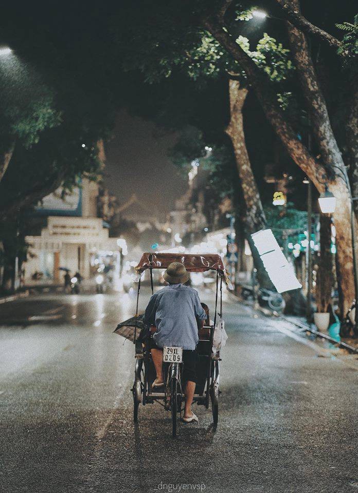 Đẹp nao lòng Hà Nội những ngày có mưa thu - Ảnh 13. Đẹp nao lòng Hà Nội những ngày có mưa thu - Ảnh 13.