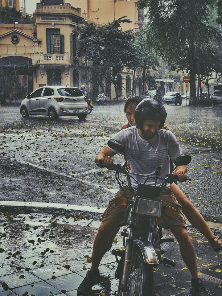 Đẹp nao lòng Hà Nội những ngày có mưa thu - Ảnh 7. Đẹp nao lòng Hà Nội những ngày có mưa thu - Ảnh 7.