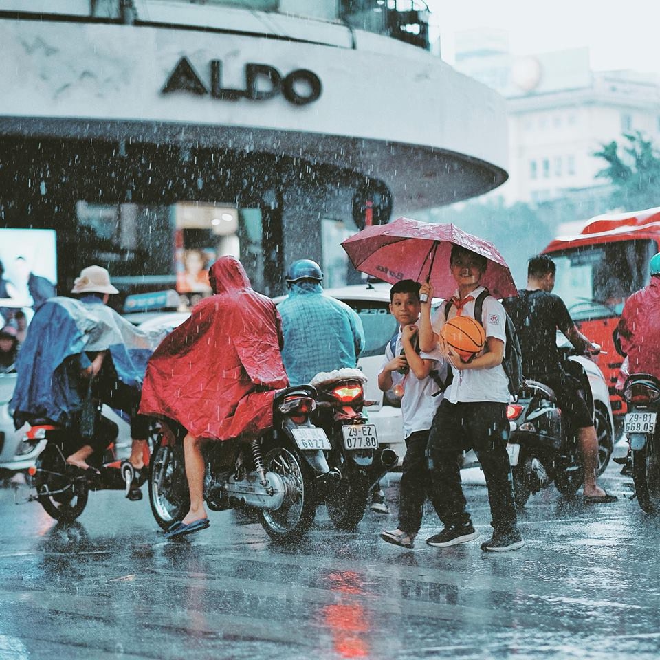 Đẹp nao lòng Hà Nội những ngày có mưa thu - Ảnh 11. Đẹp nao lòng Hà Nội những ngày có mưa thu - Ảnh 11.