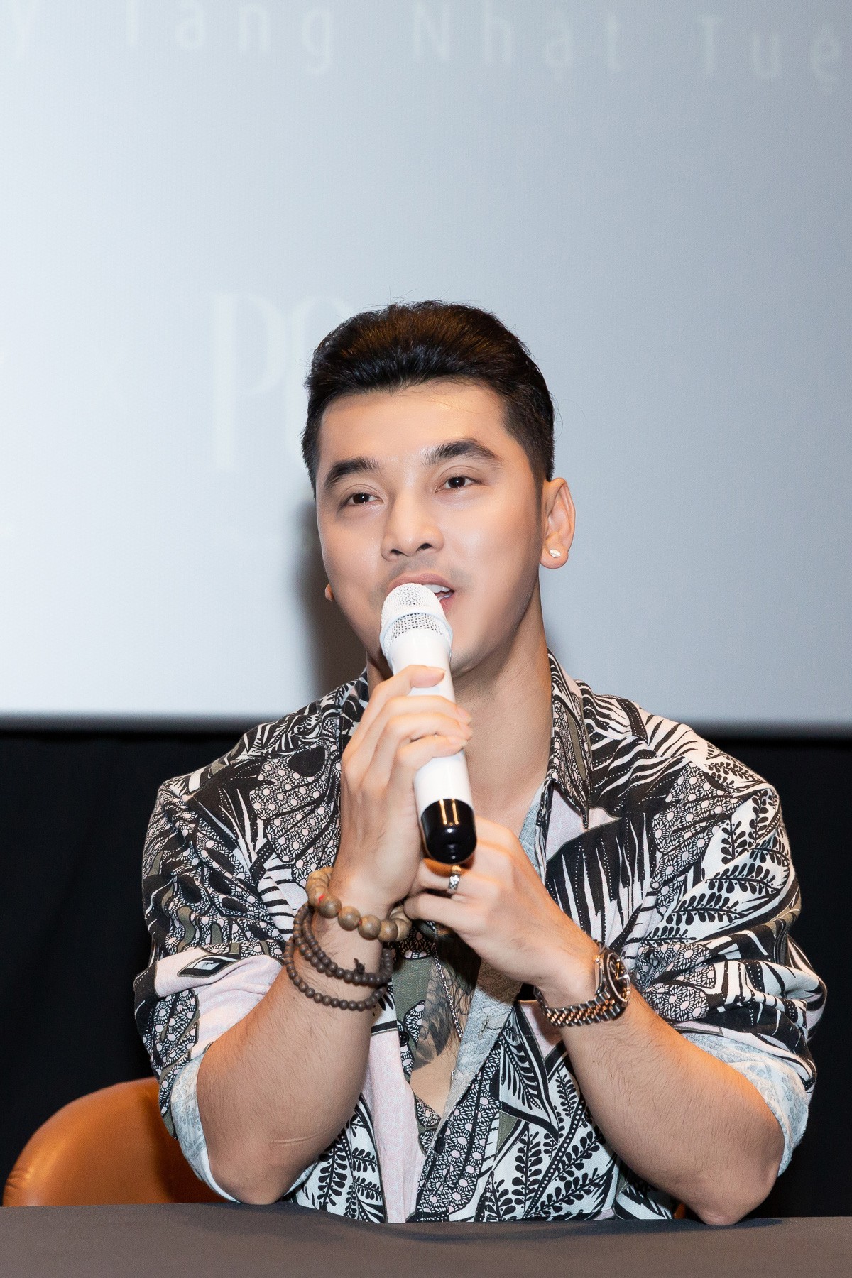 Phạm Quỳnh Anh - Ưng Hoàng Phúc xúc động chia sẻ lý do tái hợp sau 14 năm - Ảnh 5. Phạm Quỳnh Anh - Ưng Hoàng Phúc xúc động chia sẻ lý do tái hợp sau 14 năm - Ảnh 5.