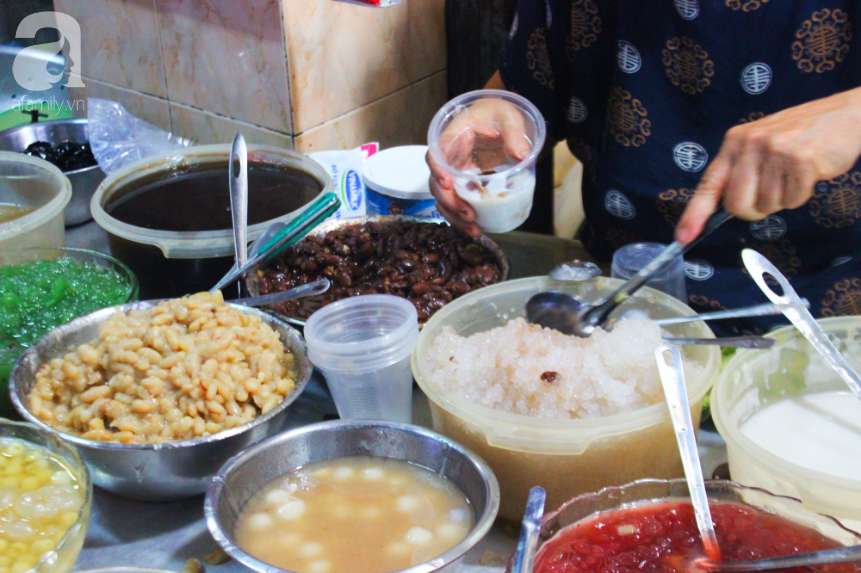 Ăn vặt ở Gia Lâm: Nhất định không thể bỏ qua 2 quán ăn vặt cực nổi tiếng nằm ngay cạnh nhau - Ảnh 5. Ăn vặt ở Gia Lâm: Nhất định không thể bỏ qua 2 quán ăn vặt cực nổi tiếng nằm ngay cạnh nhau - Ảnh 5.