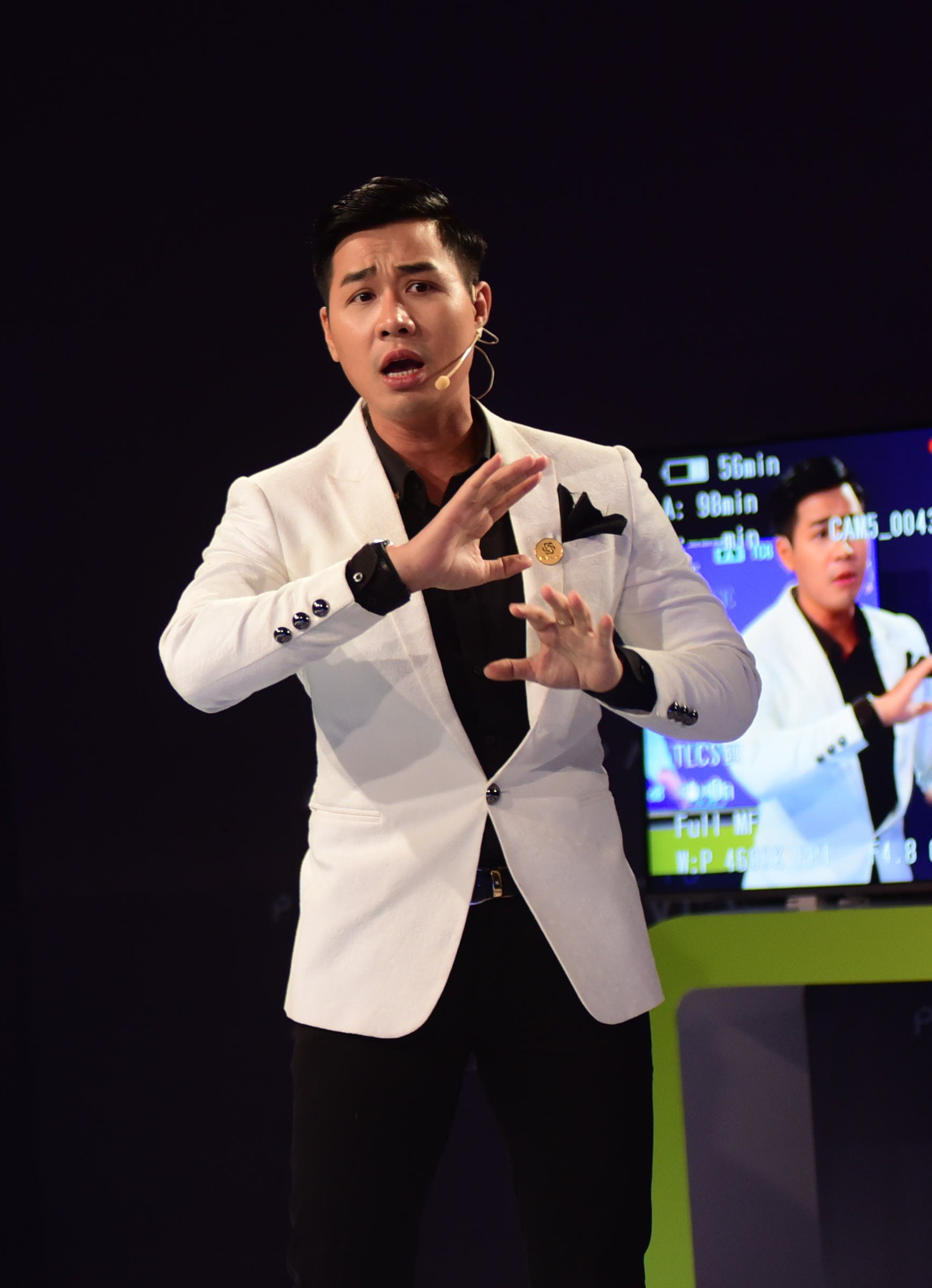 Nguyên Khang làm huấn luyện viên, căng thẳng ngồi ghế nóng show thực tế về MC - Ảnh 1. Nguyên Khang làm huấn luyện viên, căng thẳng ngồi ghế nóng show thực tế về MC - Ảnh 1.
