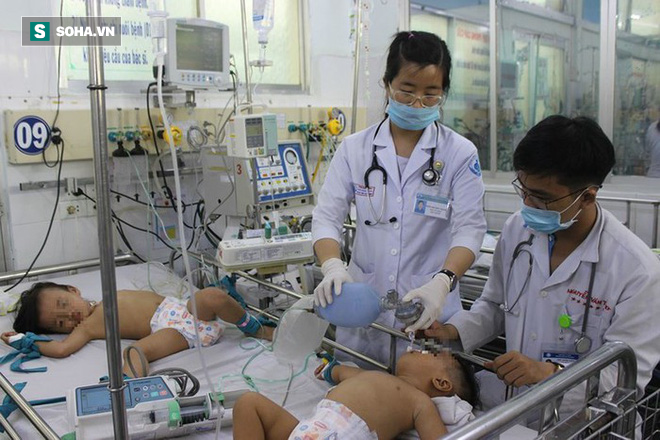 Đã có 6 trẻ tử vong do tay chân miệng: Dấu hiệu cảnh báo bạn phải đưa con đi cấp cứu ngay - Ảnh 1. Đã có 6 trẻ tử vong do tay chân miệng: Dấu hiệu cảnh báo bạn phải đưa con đi cấp cứu ngay - Ảnh 1.