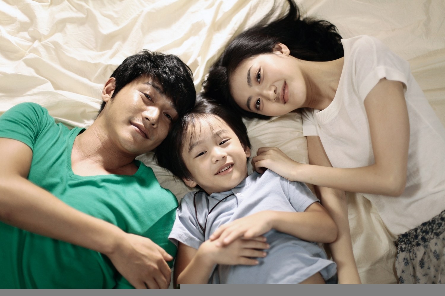 Bạn cũ nhắn tin sau thời gian dài mất liên lạc, vợ trẻ choáng váng khi biết sự thật về người chồng hoàn hảo của mình - Ảnh 2. Bạn cũ nhắn tin sau thời gian dài mất liên lạc, vợ trẻ choáng váng khi biết sự thật về người chồng hoàn hảo của mình - Ảnh 2.