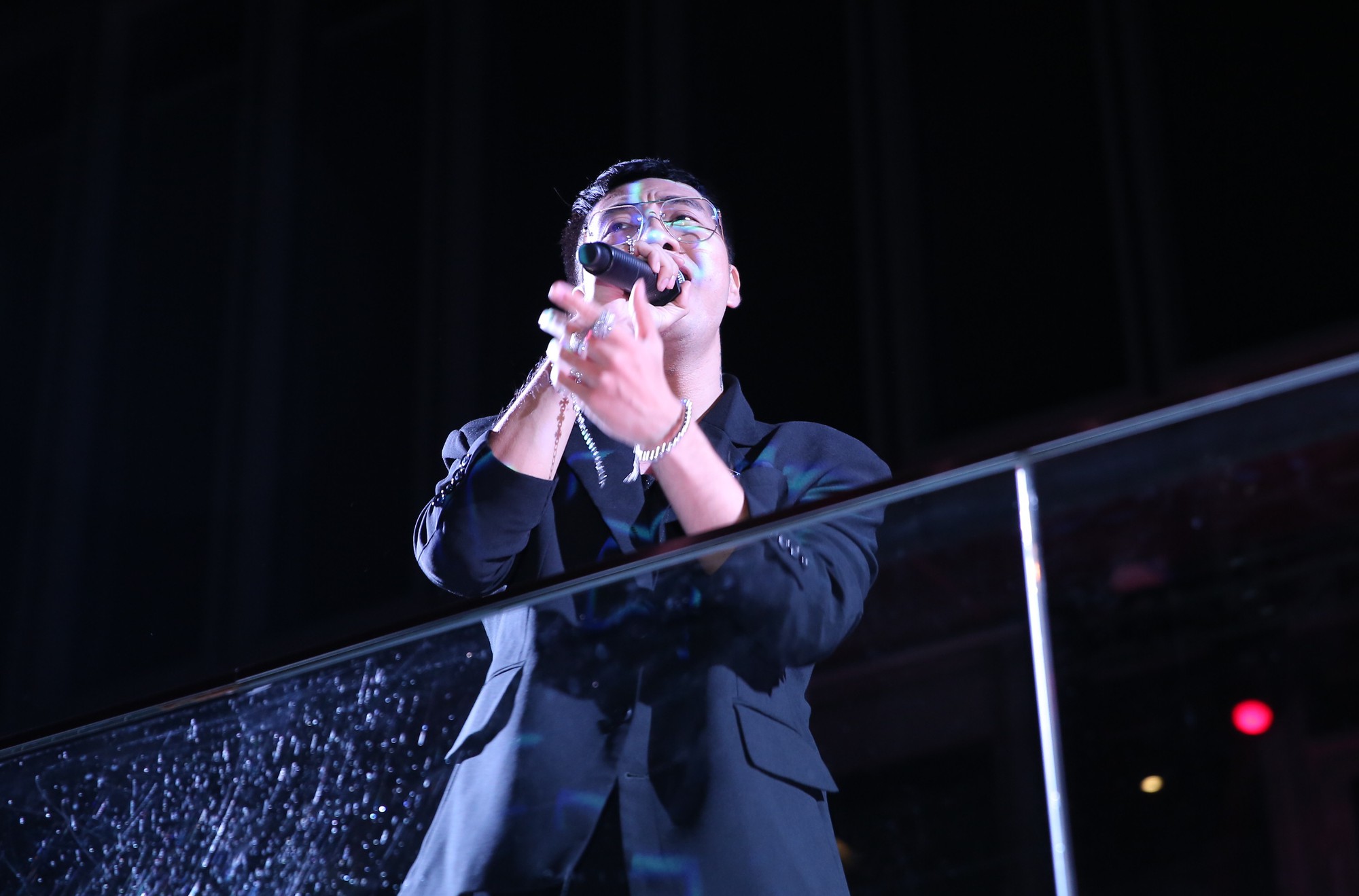 Only C háo hức khi lần đầu bắt tay ca sĩ đình đám của Singapore - Ảnh 7. Only C háo hức khi lần đầu bắt tay ca sĩ đình đám của Singapore - Ảnh 7.