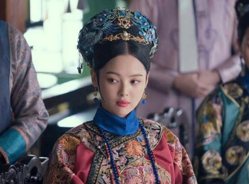 Gia Phi - Tân Chỉ Lôi: Cả đời hy sinh vì gia tộc, đến khi chết bị chính người thân ruột thịt bỏ rơi - Ảnh 7. Gia Phi - Tân Chỉ Lôi: Cả đời hy sinh vì gia tộc, đến khi chết bị chính người thân ruột thịt bỏ rơi - Ảnh 7.