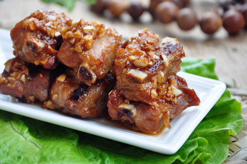 Món ngon cuối tuần: Sườn nướng tỏi - Ảnh 5. Món ngon cuối tuần: Sườn nướng tỏi - Ảnh 5.