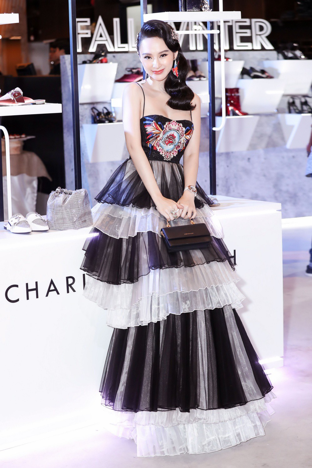 Angela Phương Trinh diện váy xếp tầng, không quên khoe vòng 1 gợi cảm tại sự kiện - Ảnh 3. Angela Phương Trinh diện váy xếp tầng, không quên khoe vòng 1 gợi cảm tại sự kiện - Ảnh 3.