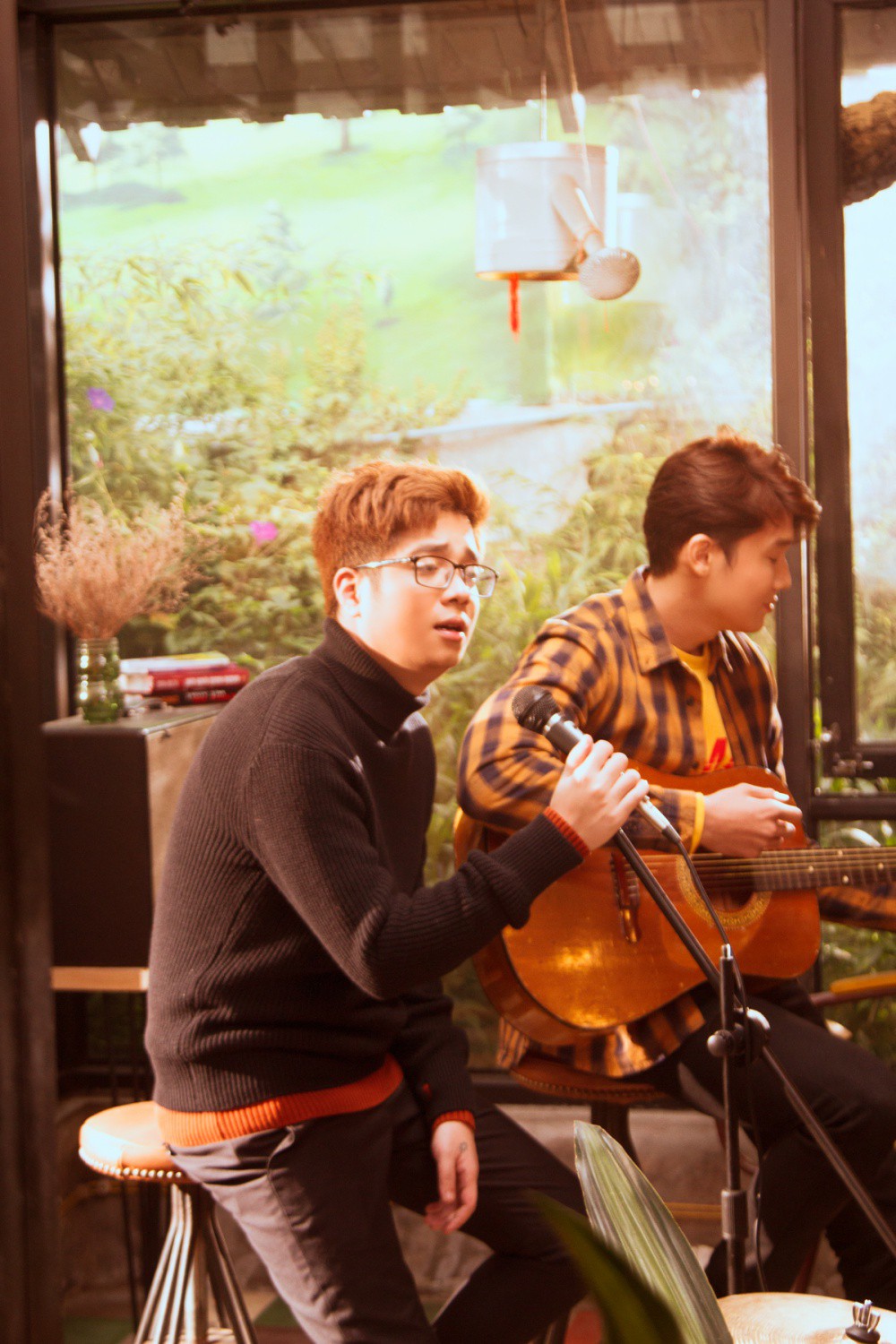 Bùi Anh Tuấn ngậm quả đắng khi bị bạn thân cướp người yêu - Ảnh 11. Bùi Anh Tuấn ngậm quả đắng khi bị bạn thân cướp người yêu - Ảnh 11.