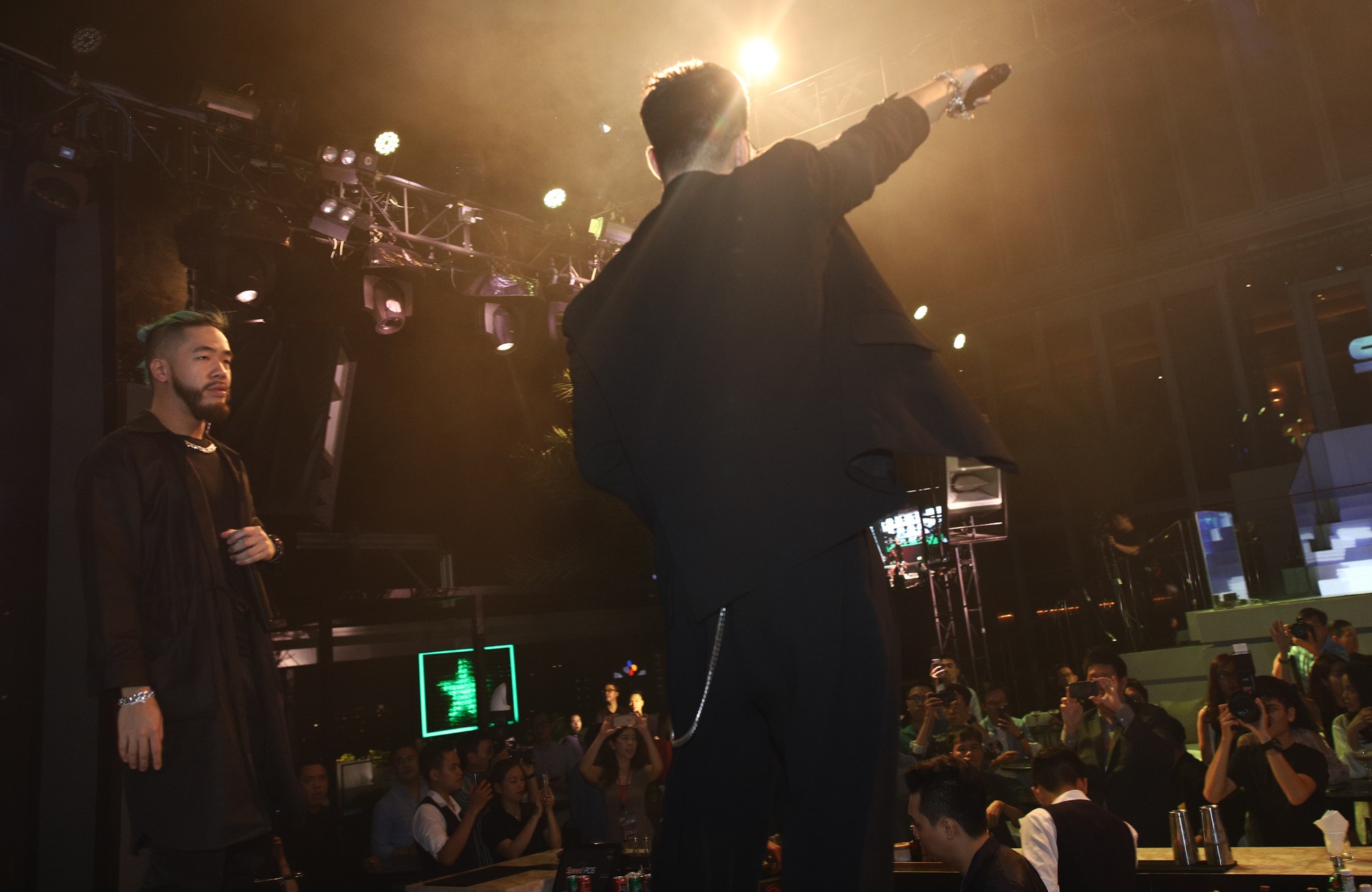 Only C háo hức khi lần đầu bắt tay ca sĩ đình đám của Singapore - Ảnh 10. Only C háo hức khi lần đầu bắt tay ca sĩ đình đám của Singapore - Ảnh 10.