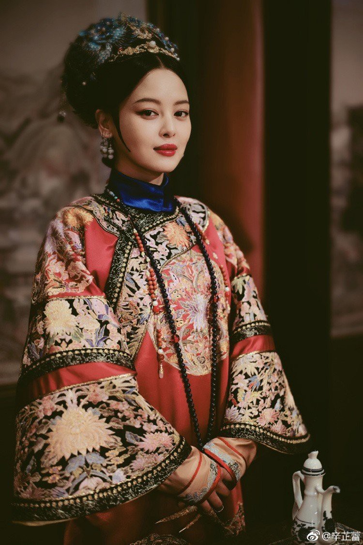 Gia Phi - Tân Chỉ Lôi: Cả đời hy sinh vì gia tộc, đến khi chết bị chính người thân ruột thịt bỏ rơi - Ảnh 4. Gia Phi - Tân Chỉ Lôi: Cả đời hy sinh vì gia tộc, đến khi chết bị chính người thân ruột thịt bỏ rơi - Ảnh 4.