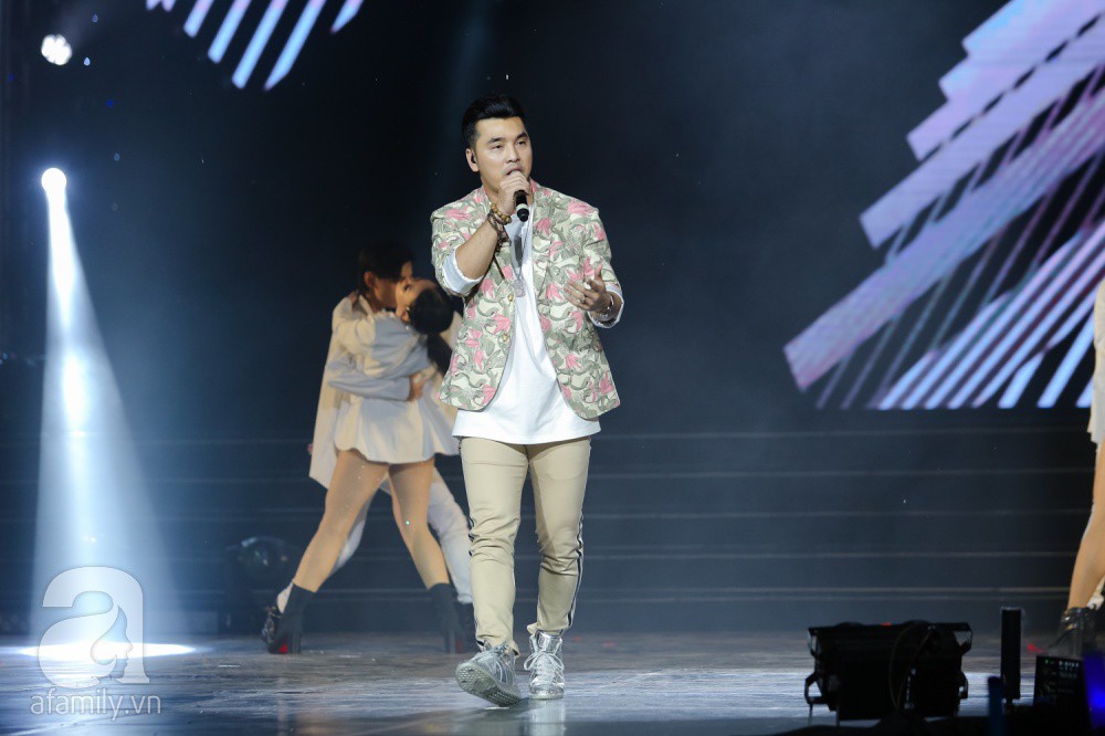 Khán giả thót tim xem Miu Lê treo mình trên không trung - Ảnh 18. Khán giả thót tim xem Miu Lê treo mình trên không trung - Ảnh 18.