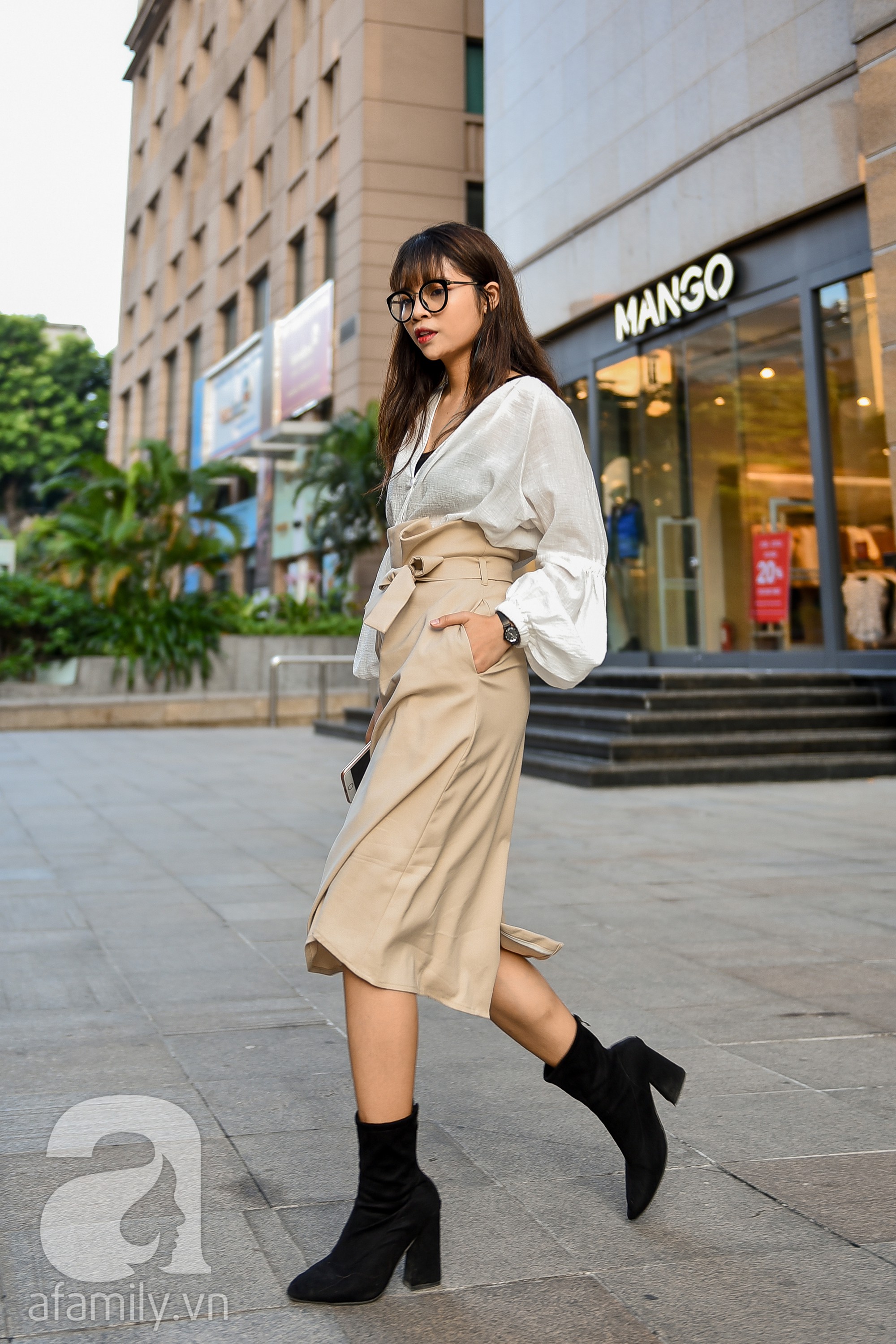 Lướt 1 vòng qua street style cuối tuần, bạn có ngay vài công thức mix đồ chuẩn không cần chỉnh cho thu này - Ảnh 11. Lướt 1 vòng qua street style cuối tuần, bạn có ngay vài công thức mix đồ chuẩn không cần chỉnh cho thu này - Ảnh 11.