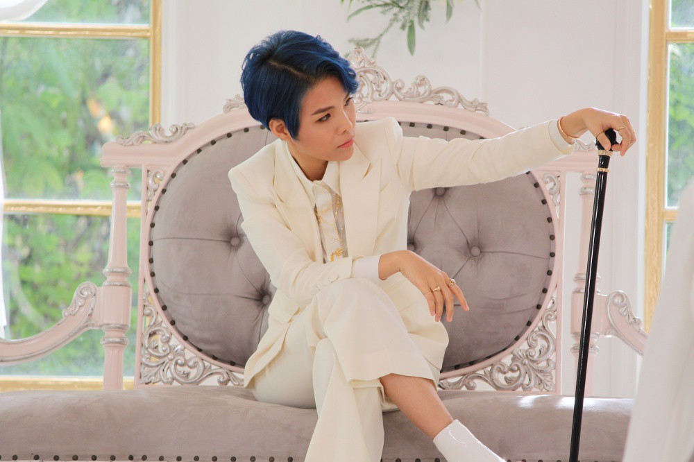 Hé lộ hình ảnh bán nude nhưng Vũ Cát Tường khiến khán giả nghĩ ngay đến Taylor Swift - Ảnh 4. Hé lộ hình ảnh bán nude nhưng Vũ Cát Tường khiến khán giả nghĩ ngay đến Taylor Swift - Ảnh 4.