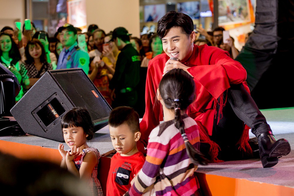 Là ngôi sao hạng A nhưng Noo Phước Thịnh lại sẵn sàng làm điều này - Ảnh 4. Là ngôi sao hạng A nhưng Noo Phước Thịnh lại sẵn sàng làm điều này - Ảnh 4.