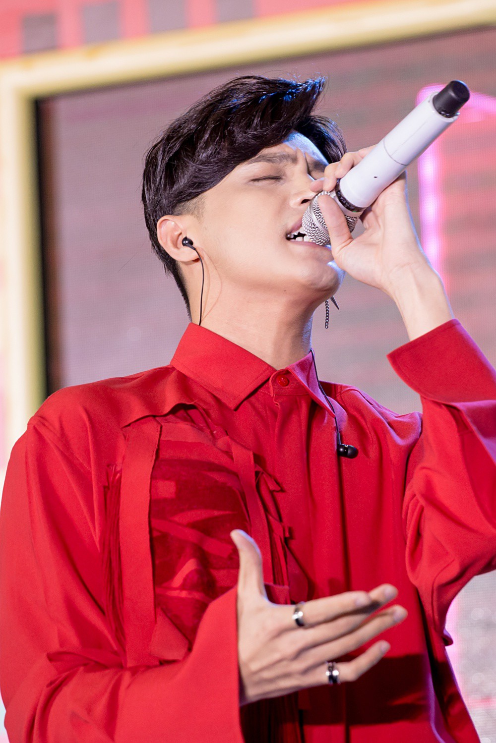 Là ngôi sao hạng A nhưng Noo Phước Thịnh lại sẵn sàng làm điều này - Ảnh 1. Là ngôi sao hạng A nhưng Noo Phước Thịnh lại sẵn sàng làm điều này - Ảnh 1.