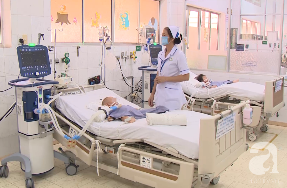 Chưa hết lo dịch tay chân miệng, hàng loạt bà mẹ ở Đồng Nai đã “hại con” mắc bệnh sởi nặng vì quên tiêm vắc xin - Ảnh 3. Chưa hết lo dịch tay chân miệng, hàng loạt bà mẹ ở Đồng Nai đã “hại con” mắc bệnh sởi nặng vì quên tiêm vắc xin - Ảnh 3.