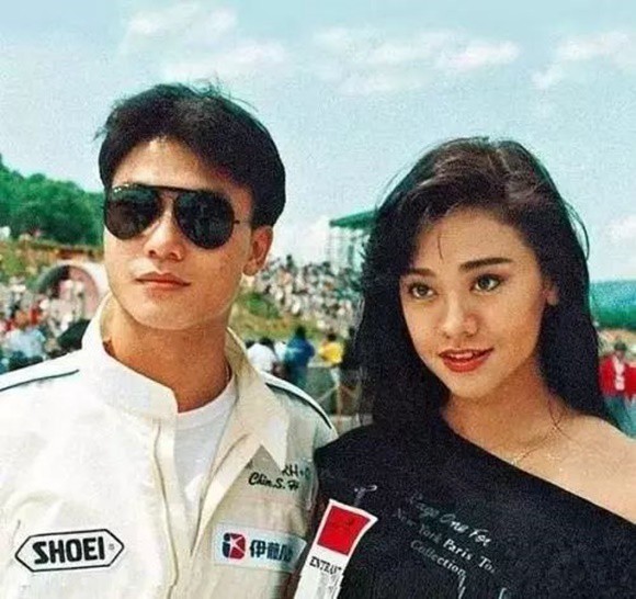 Bị chồng bỏ v&igrave; đ&atilde; c&oacute; con m&agrave; vẫn ham đ&oacute;ng phim người lớn, n&agrave;ng &Aacute; hậu t&aacute;i h&ocirc;n với đại gia ngh&igrave;n tỷ, được n&acirc;ng niu như b&agrave; ho&agrave;ng - Ảnh 3.