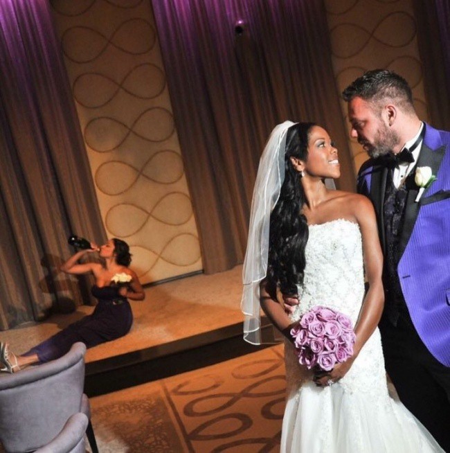 Ng&agrave;y cưới ch&iacute;nh l&agrave; ng&agrave;y vui nhất, v&igrave; vậy h&atilde;y lưu lại khoảnh khắc ấy bằng những bức h&igrave;nh nh&igrave;n l&agrave; muốn cười b&ograve; như thế n&agrave;y - Ảnh 3.