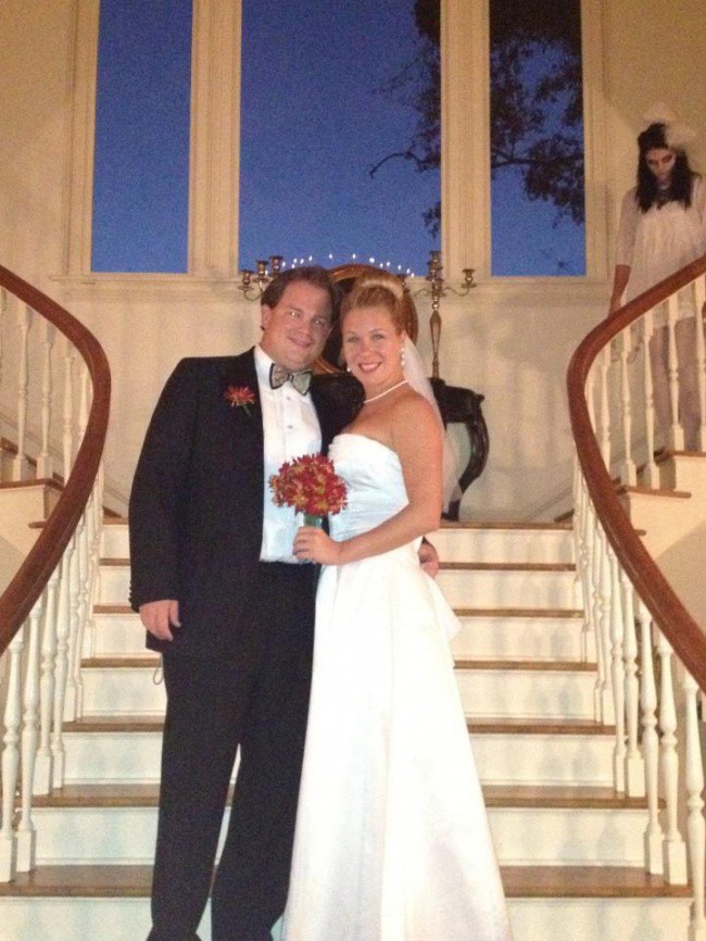 Ng&agrave;y cưới ch&iacute;nh l&agrave; ng&agrave;y vui nhất, v&igrave; vậy h&atilde;y lưu lại khoảnh khắc ấy bằng những bức h&igrave;nh nh&igrave;n l&agrave; muốn cười b&ograve; như thế n&agrave;y - Ảnh 5.