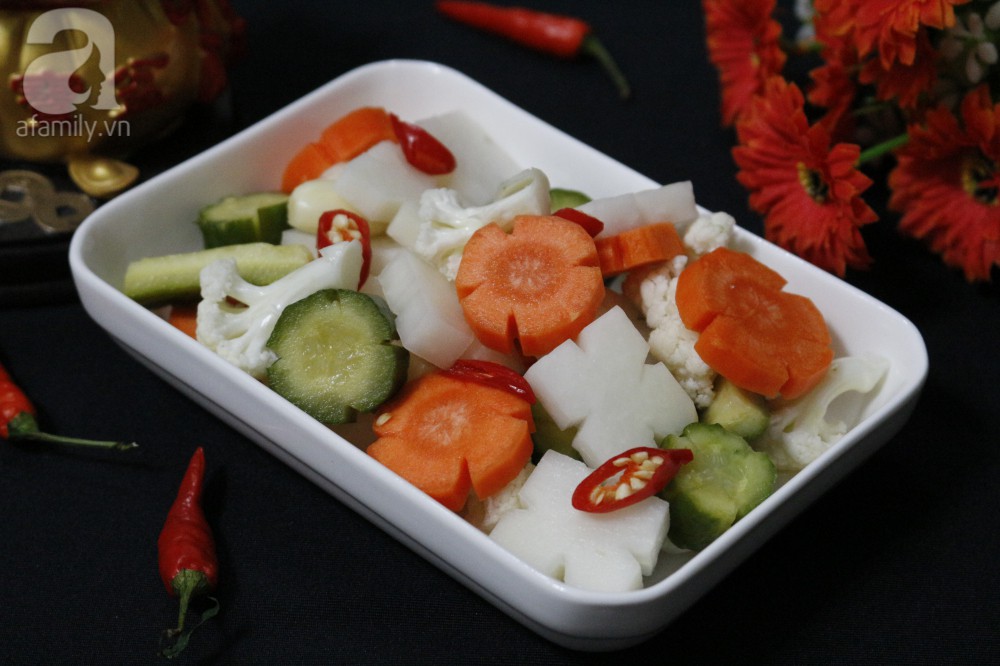 Chuẩn bị cho Tết lưu ngay cách làm rau củ muối chua ngọt đảm bảo ăn gì cũng ko ngán - Ảnh 5. Chuẩn bị cho Tết lưu ngay cách làm rau củ muối chua ngọt bảo đảm ăn gì cũng không ngán - Ảnh 5.