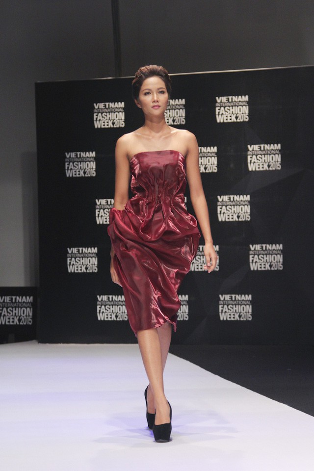 Hành trình nhan sắc của HHen Nie từ khi còn ở Việt Nam Next Top Model đến Tân Hoa hậu Hoàn Vũ Việt Nam 2017 - Ảnh 8.