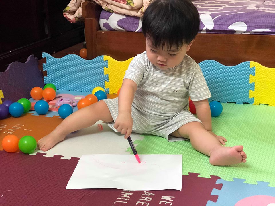 “Ông bố quốc dân” tự chế bảng busy board làm quà 8/3 dành tặng con gái - Ảnh 6. “Ông bố quốc dân” tự chế bảng busy board làm quà 8/3 dành tặng con gái - Ảnh 6.