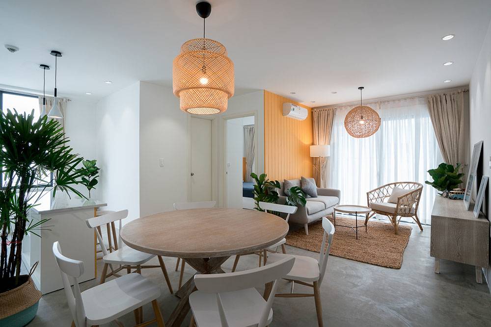 Sài Gòn: Căn hộ đẹp hài hòa với hai màu trắng – vàng của cô nàng 9x “phải lòng” phong cách tối giản - Ảnh 1. Sài Gòn: Căn hộ đẹp hài hòa với hai màu trắng – vàng của cô nàng 9x “phải lòng” phong cách tối giản - Ảnh 1.