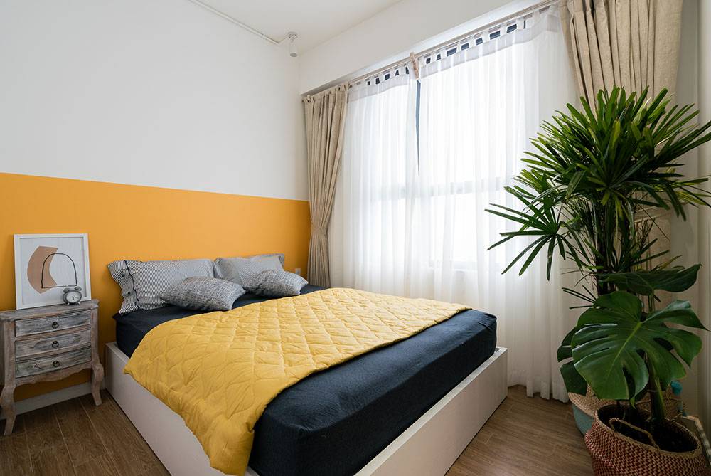 Sài Gòn: Căn hộ đẹp hài hòa với hai màu trắng – vàng của cô nàng 9x “phải lòng” phong cách tối giản - Ảnh 8. Sài Gòn: Căn hộ đẹp hài hòa với hai màu trắng – vàng của cô nàng 9x “phải lòng” phong cách tối giản - Ảnh 8.