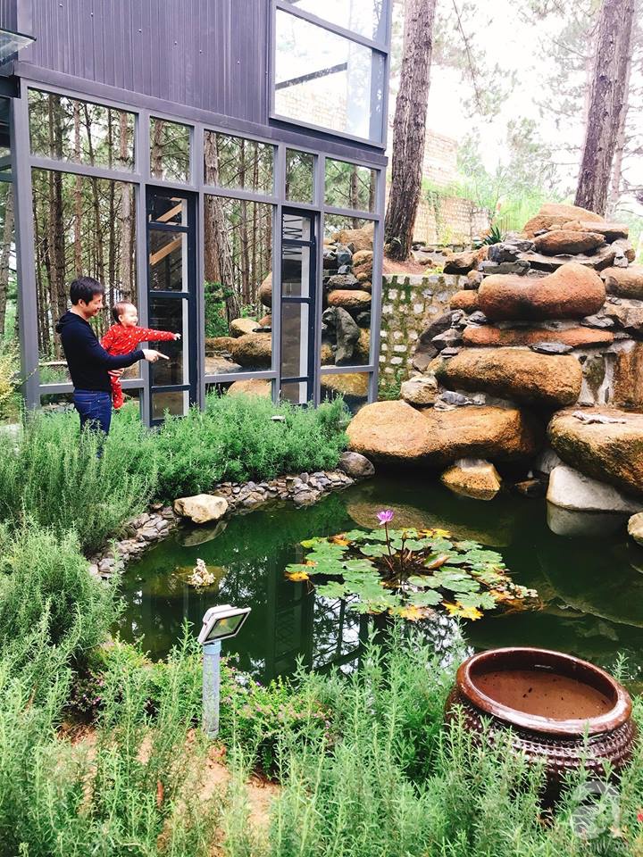 Biệt thự đẹp lãng mạn trên đồi thông ở Đà Lạt trị giá 25 tỷ đồng của siêu mẫu Phan Như Thảo và chồng đại gia - Ảnh 5. Biệt thự đẹp lãng mạn trên đồi thông ở Đà Lạt trị giá 25 tỷ đồng của siêu mẫu Phan Như Thảo và chồng đại gia - Ảnh 5.