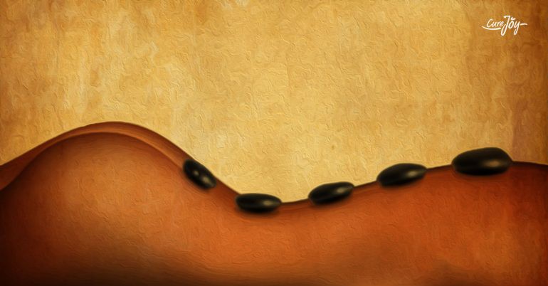 Massage bằng đá nóng đem lại vô vàn lợi ích, hãy tận dụng ngay vào những ngày lạnh lẽo này - Ảnh 1. Massage bằng đá nóng đem lại vô vàn lợi ích, hãy tận dụng ngay vào những ngày lạnh lẽo này - Ảnh 1.