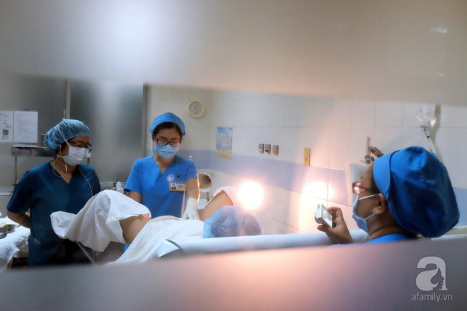 Bà mẹ 24 tuổi ở Sài Gòn sinh bé gái ngay thời khắc đầu tiên của năm 2018 - Ảnh 4. Bà mẹ 24 tuổi ở Sài Gòn sinh bé gái ngay thời khắc đầu tiên của năm 2018 - Ảnh 4.