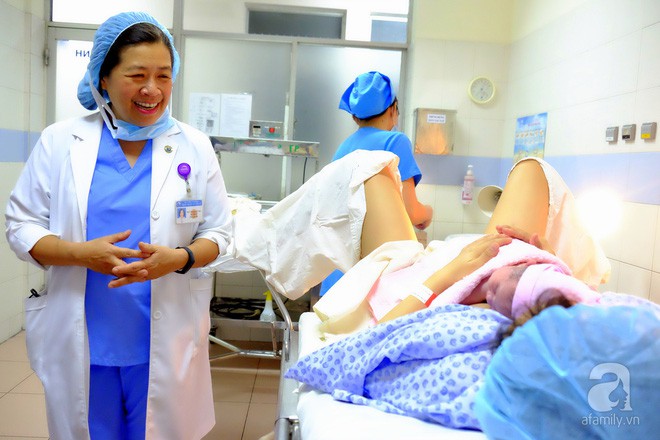 Bà mẹ 24 tuổi ở Sài Gòn sinh bé gái ngay thời khắc đầu tiên của năm 2018 - Ảnh 9. Bà mẹ 24 tuổi ở Sài Gòn sinh bé gái ngay thời khắc đầu tiên của năm 2018 - Ảnh 9.